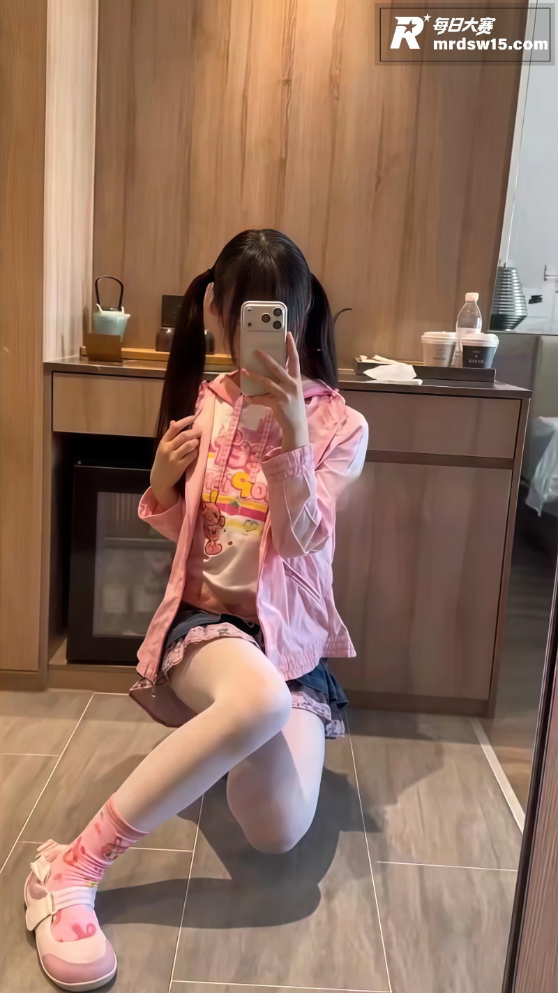 推特甜妹 绵绵的咯咯相关图片3